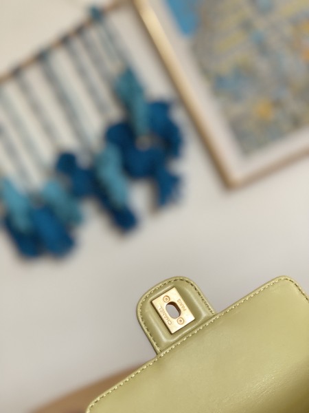  Handbag Chanel  AS3738  size 12.5*16*6 cm