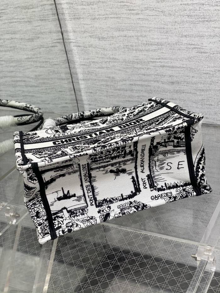  Handbag   Dior  size  26*8*22 cm 