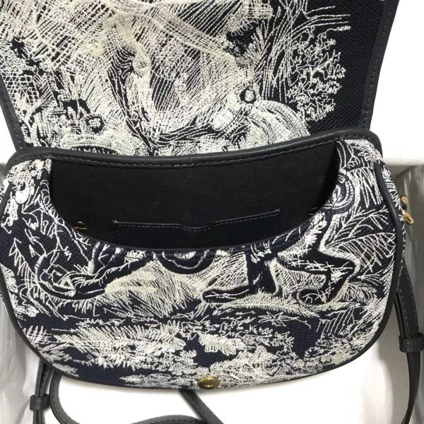 Handbag  Dior M9319 size 22*17*6 cm