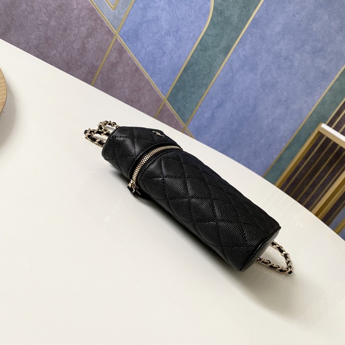 Handbag  Chanel  size  18*10.5*5 cm