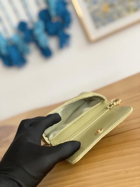 Handbag  Chanel  81228  size  12.5  cm