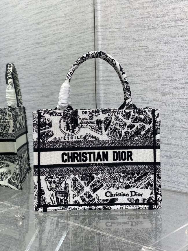  Handbag   Dior  size  26*8*22 cm 