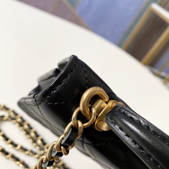  Handbag Chanel 81112 size 12 9.5 3 cm