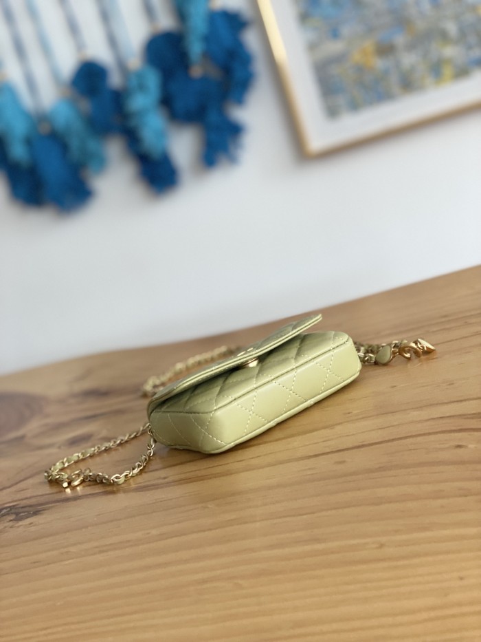 Handbag  Chanel  81228  size  12.5  cm