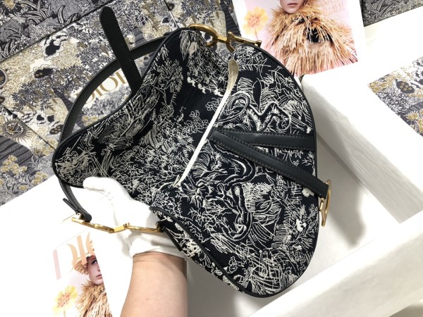 Handbag Chanel M0446 size 25.5 x 20 x 6.5 cm