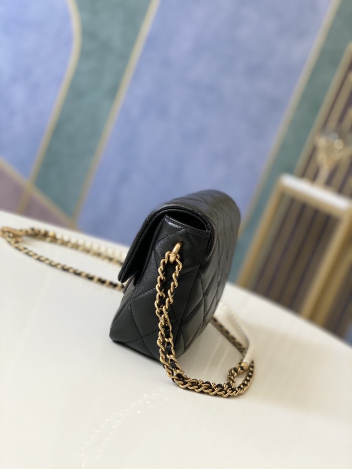 Handbag  Chanel  AS2855  size  19.5 13.5 6 cm