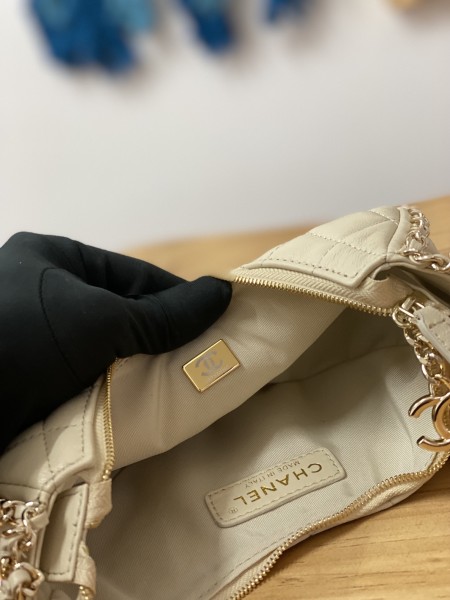  Handbag   Chanel  AS3917  size  15X20X6 cm