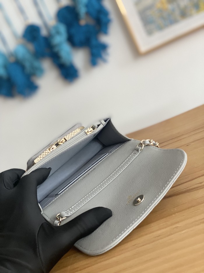 Handbag  Chanel   81215  size  15 Cm