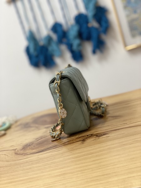  Handbag   Chanel AS3738  size  12.5*16*6 cm