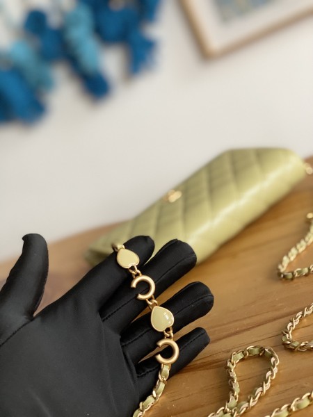  Handbag Chanel 81225 size 19 cm