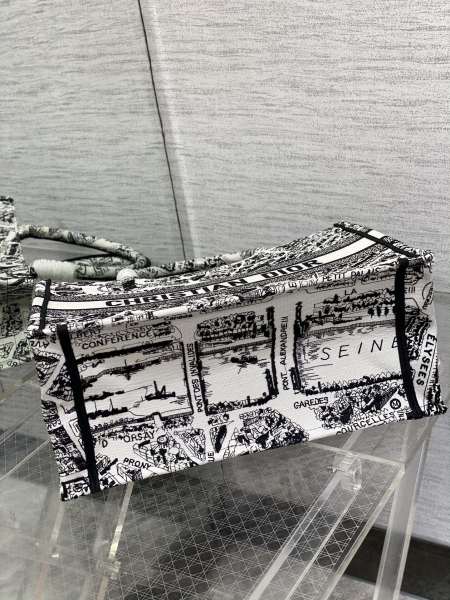  Handbag   Dior  size  36*18*28 cm