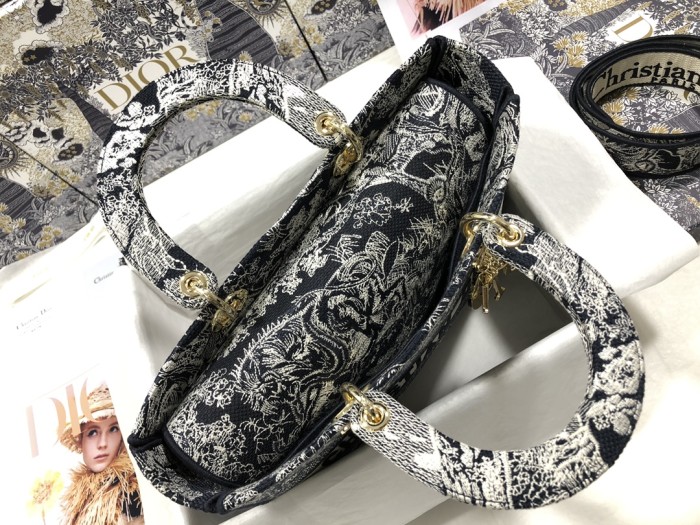  Handbag Dior M0566 size 32 x 25 x 11 cm