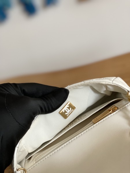  Handbag   Chanel  AS3738  size   12.5*16*6 cm