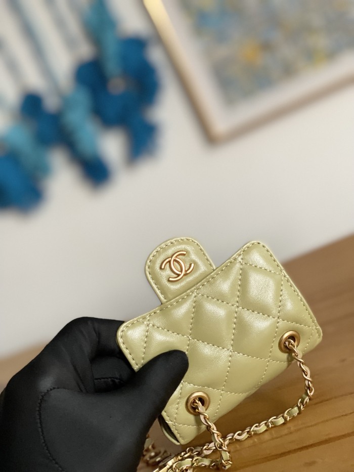 Handbag   Chanel  81227  size  11 cm