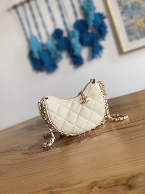  Handbag  Chanel  AP3232  size  9.5-10.5-5  cm