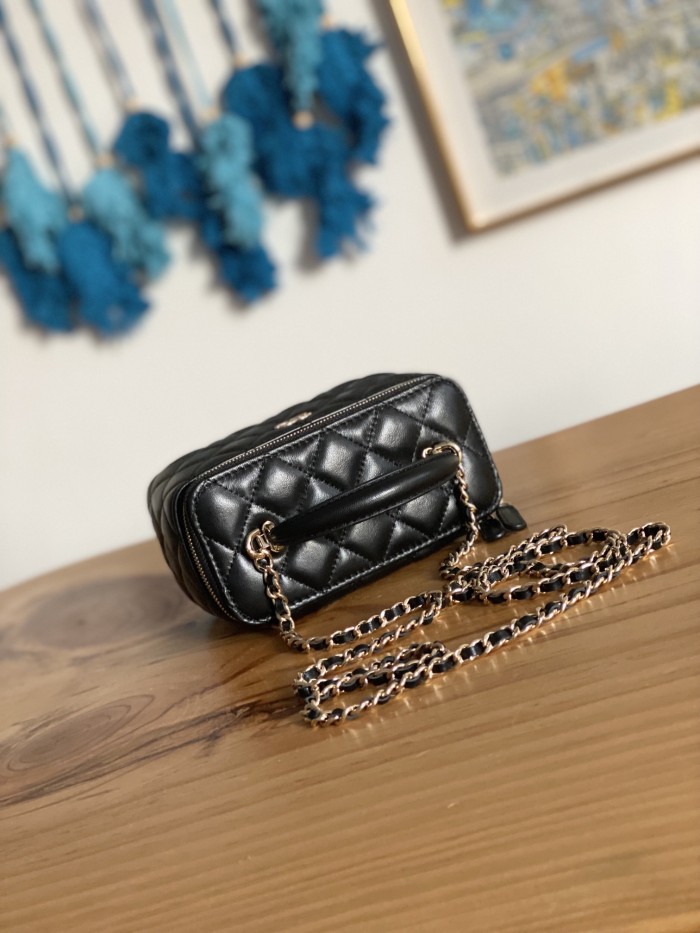 Handbag  Chanel  81211  size  9.5 17 8 cm