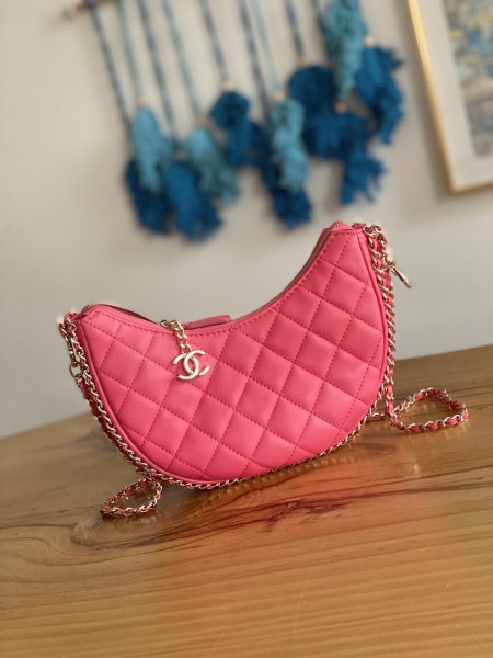  Handbag   Chanel  AS3917  size  15X20X6  cm