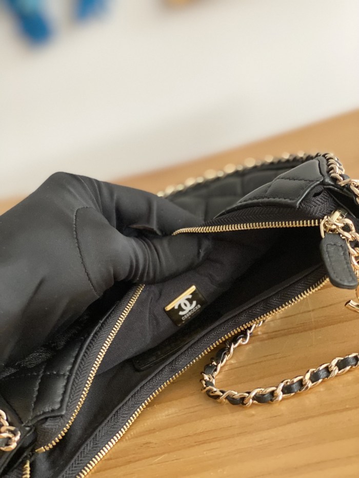  Handbag   Chanel  AS3917  size  15X20X6 cm