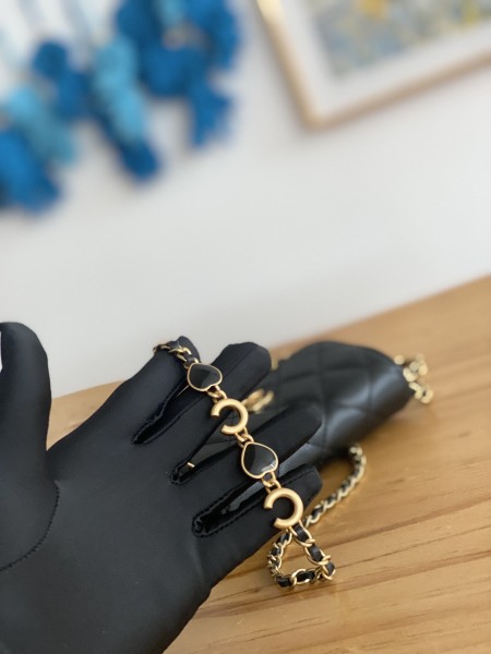 Handbag  Chanel  81228 size  12.5 cm