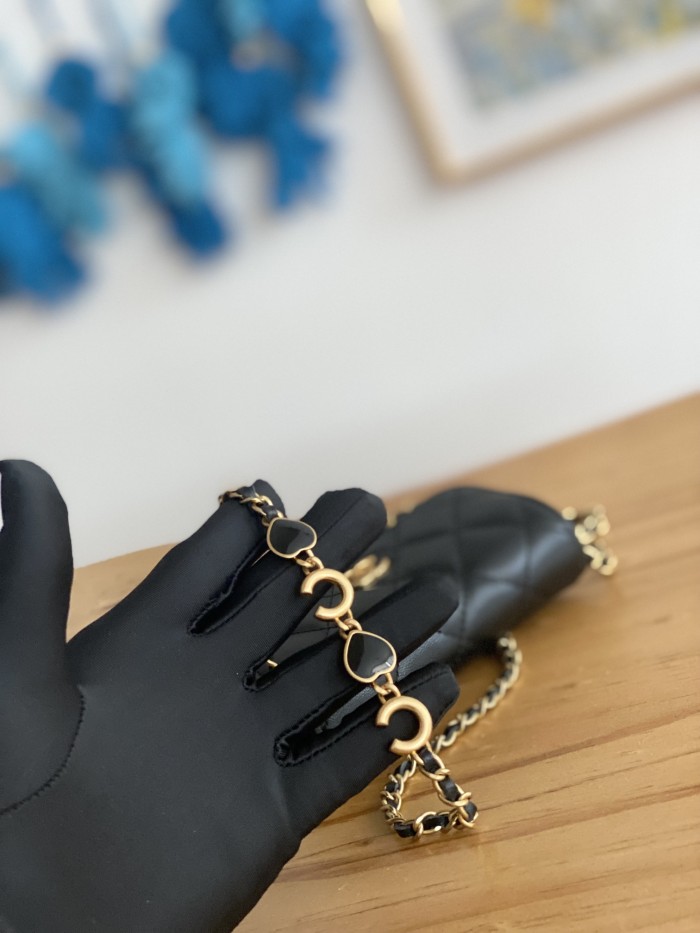 Handbag  Chanel  81228 size  12.5 cm