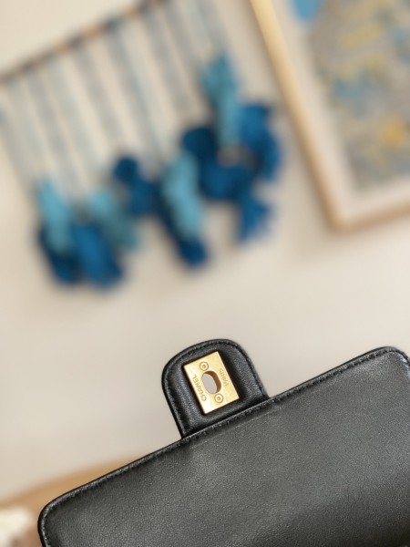  Handbag Chanel AS3737 size 14.5*19*6.5 cm