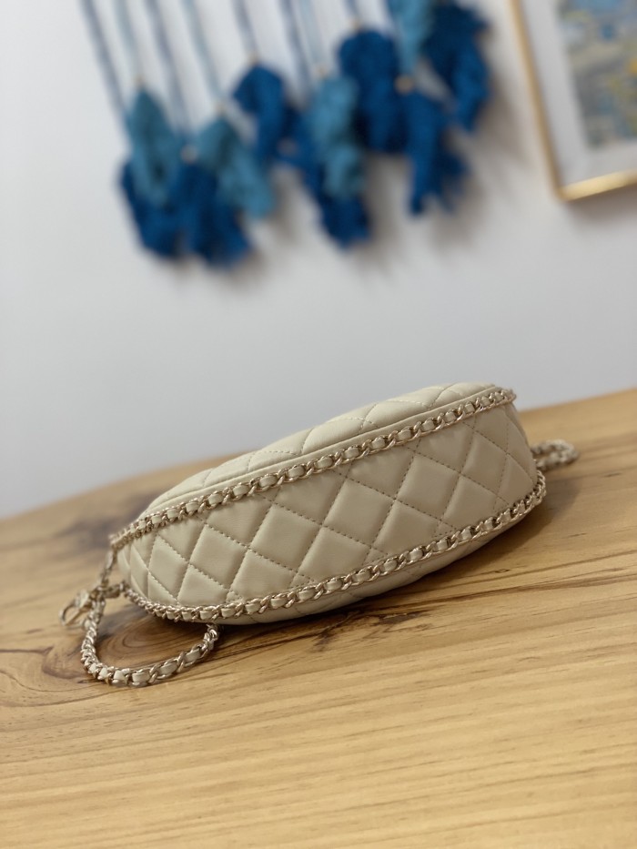  Handbag   Chanel  AS3917  size  15X20X6 cm