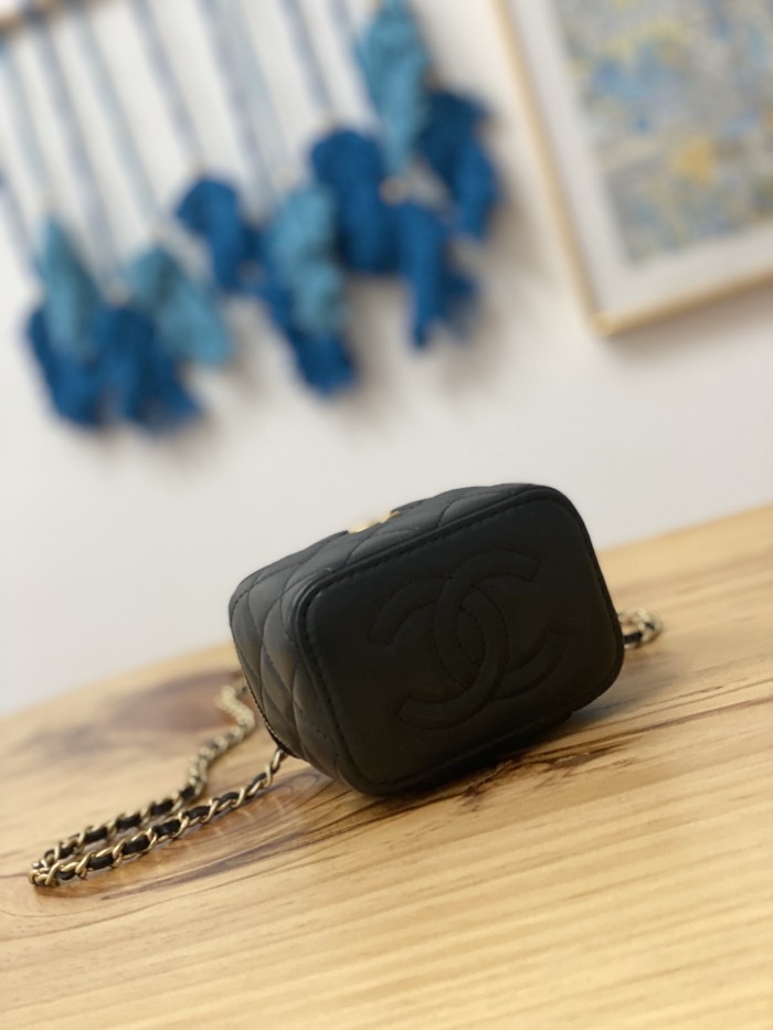  Handbag Chanel 81219 size 10.5 8.5 7 cm