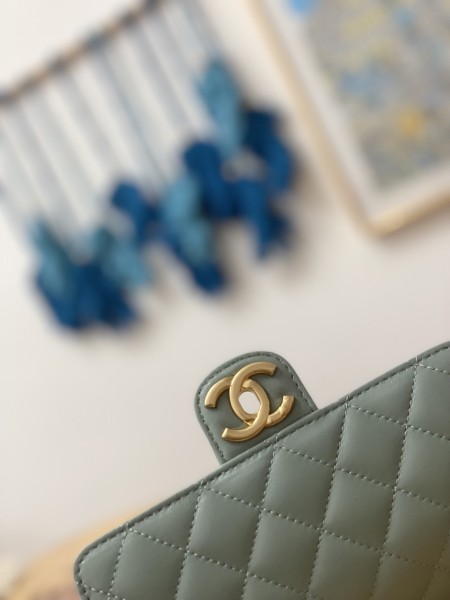 Handbag   Chanel  AS3737  size  14.5*19*6.5 cm