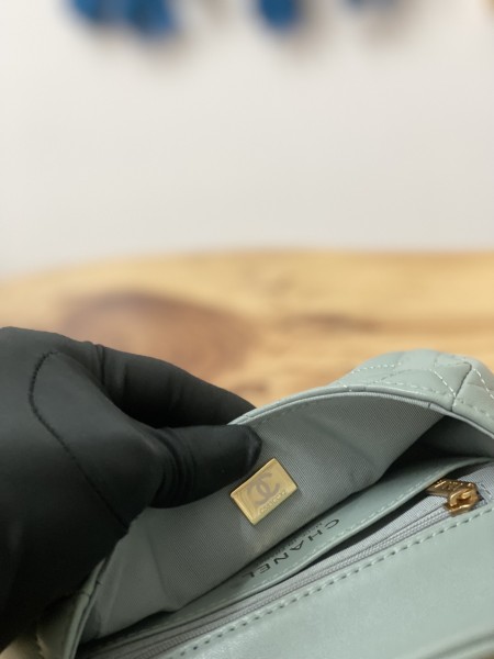  Handbag   Chanel AS3738  size  12.5*16*6 cm