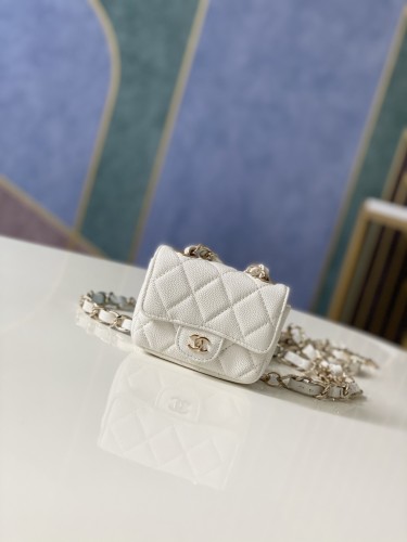 Handbag  Chanel  882138  size  10 7.5 2  cm 