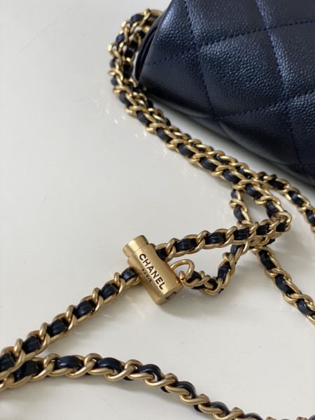 Handbag  Chanel  AS2855  size  19.5 13.5 6 cm