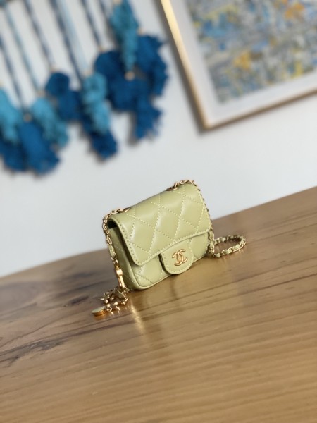 Handbag   Chanel  81227  size  11 cm