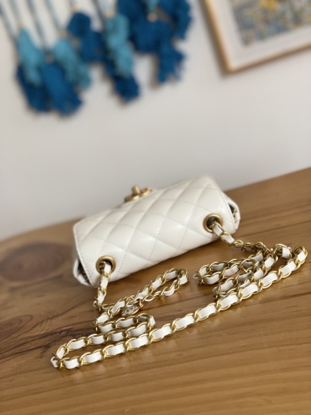  Handbag   Chanel  AS3738  size   12.5*16*6 cm