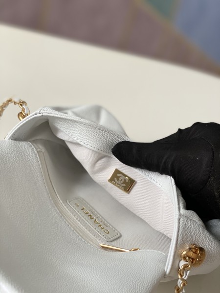 Handbag  Chanel  AS2855  size  19.5 13.5 6 cm