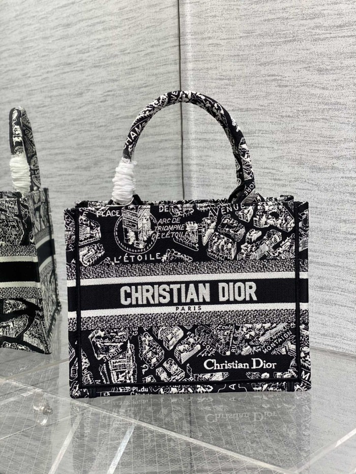  Handbag   Dior   size  26*8*22 cm