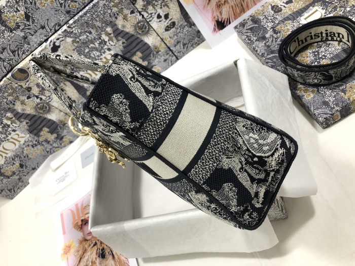  Handbag Dior M0566 size 32 x 25 x 11 cm