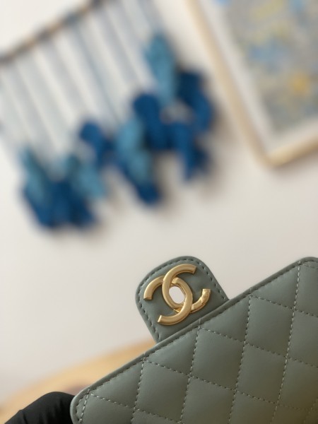  Handbag   Chanel AS3738  size  12.5*16*6 cm