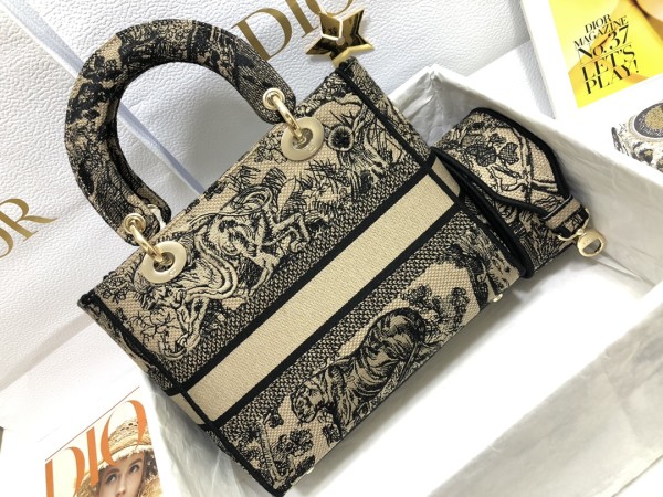  Handbag Dior M0565 size 24 x 20 x 11 cm