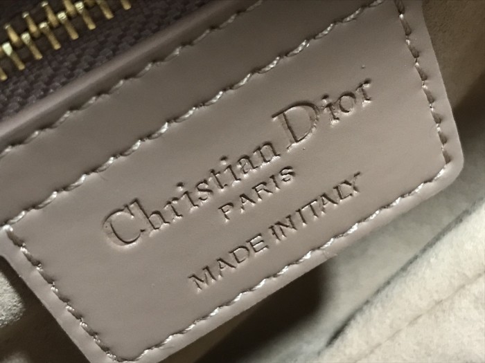 Handbag  Dior  M0446 size 25.5 x 20 x 6.5 cm