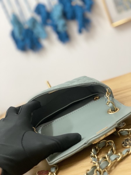  Handbag   Chanel AS3738  size  12.5*16*6 cm