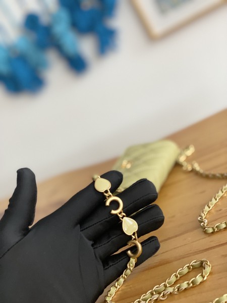 Handbag  Chanel  81228  size  12.5  cm