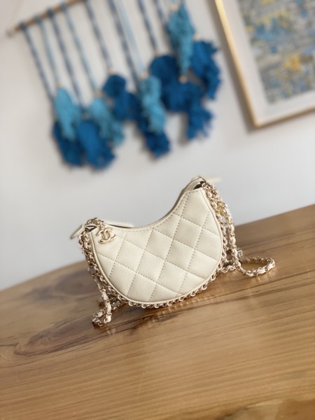  Handbag  Chanel  AP3232  size  9.5-10.5-5  cm