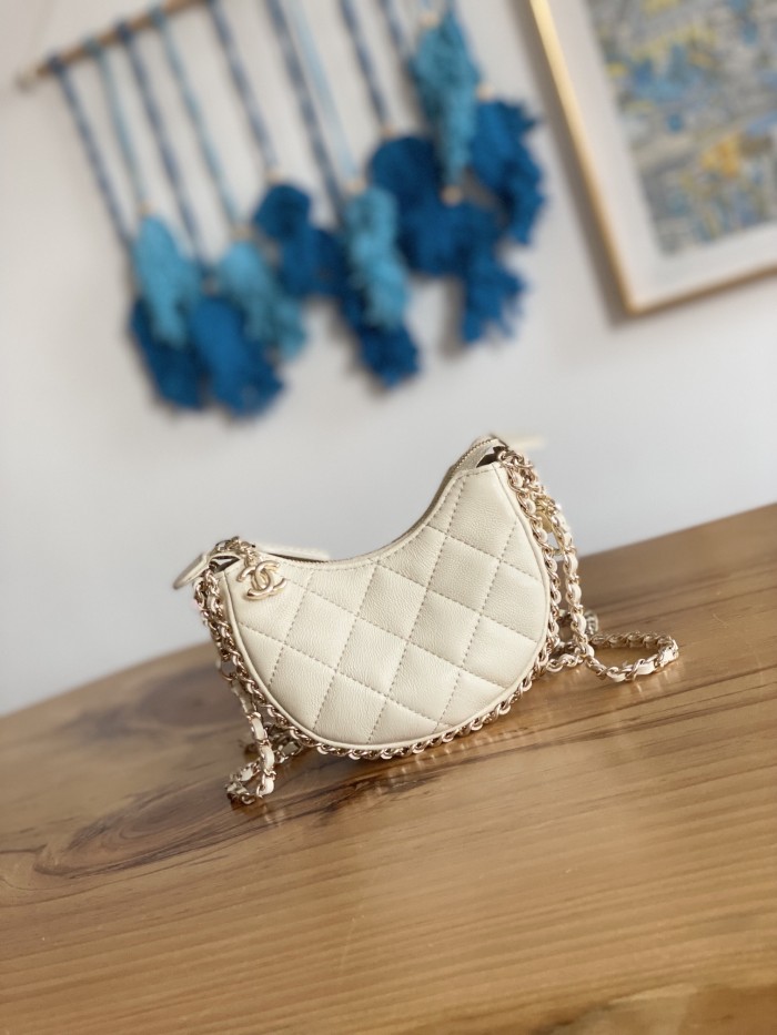  Handbag  Chanel  AP3232  size  9.5-10.5-5  cm