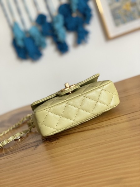  Handbag Chanel  AS3738  size 12.5*16*6 cm