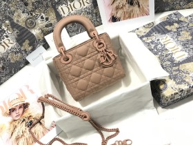  Handbag  Dior  M0505  size 17 x 15 x 7 cm