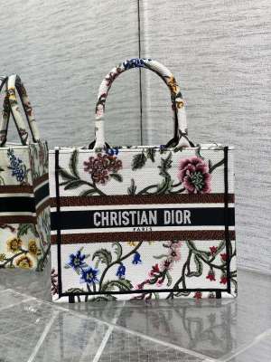 Handbag  Dior  size 26*8*22 cm