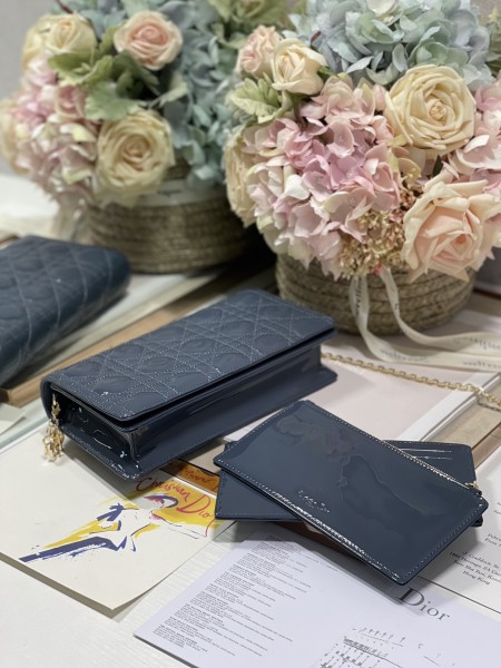 Handbag  Dior 77035 size 21.5 x 11.5 x 3 cm