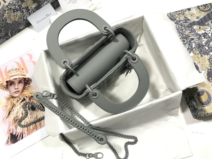  Handbag  Dior  M0505  size  17 x 15 x 7 cm