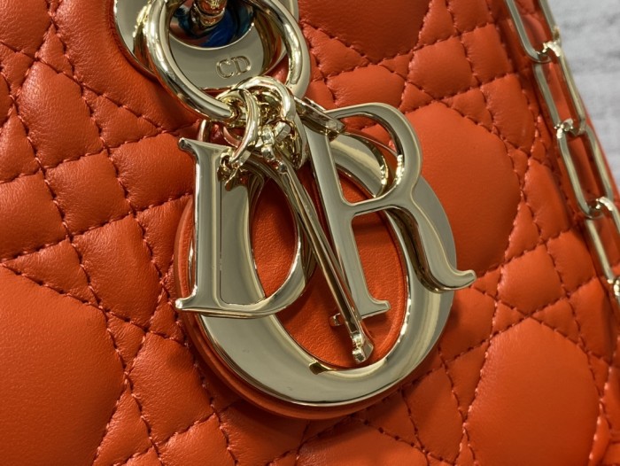  Handbag  Dior size  26*6*14 cm