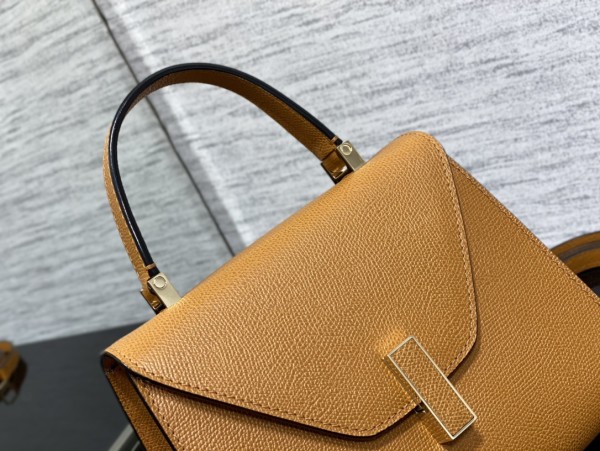 Handbag VALEXTRA size 𝟐𝟐*𝟏𝟔'𝟓*𝟏𝟐 𝐂𝐦